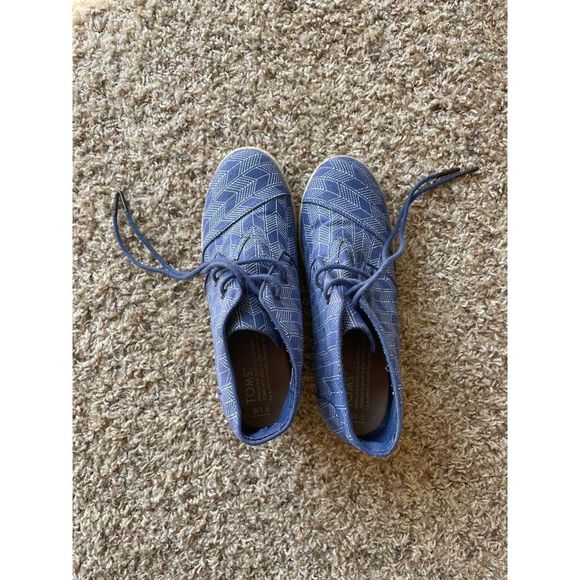 Tom’s Canvas Wedge Bootie - Picture 3 of 5